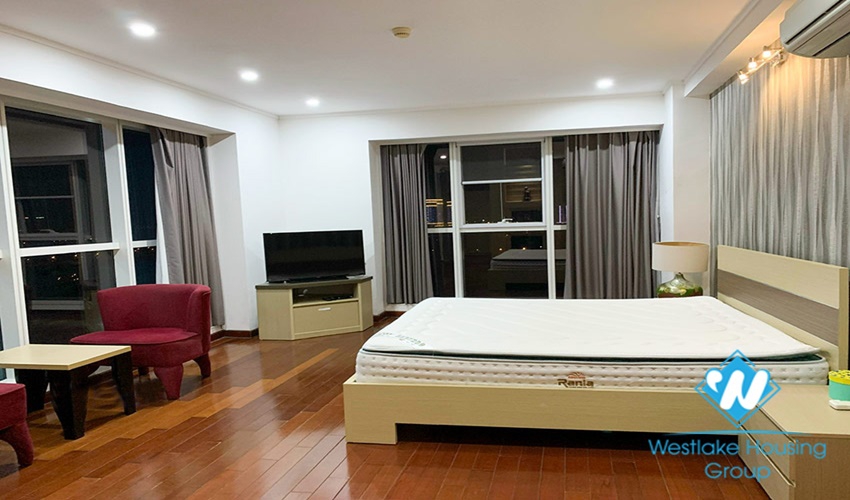 Nice and modern apartment in L building for rent